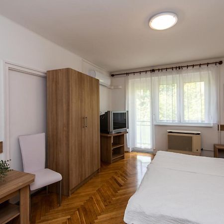Kiss János Apartman Sopron Exterior foto